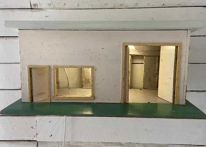 Houseboat Bonnie Vendégház 4*