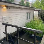 بيت ضيافة Houseboat Bonnie