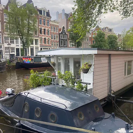 Houseboat Bonnie