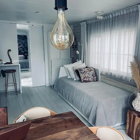 בית הארחה Houseboat Bonnie