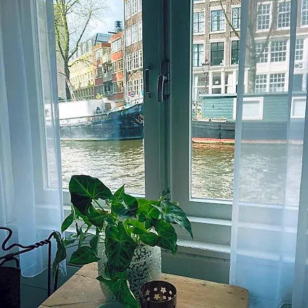 Houseboat Bonnie Gasthuis