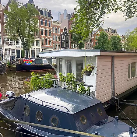 Houseboat Bonnie