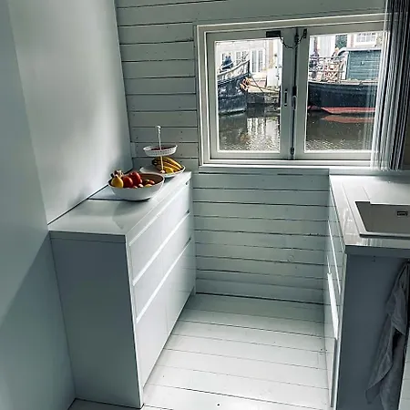 Houseboat Bonnie Gasthuis