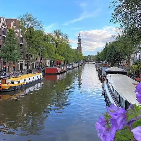 Gasthuis Houseboat Bonnie 4*