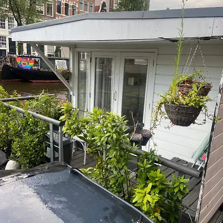 Houseboat Bonnie Konukevi Amsterdam