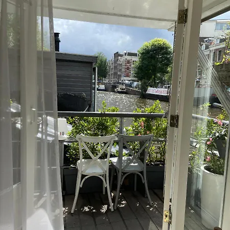 Houseboat Bonnie Гостевой дом Амстердам